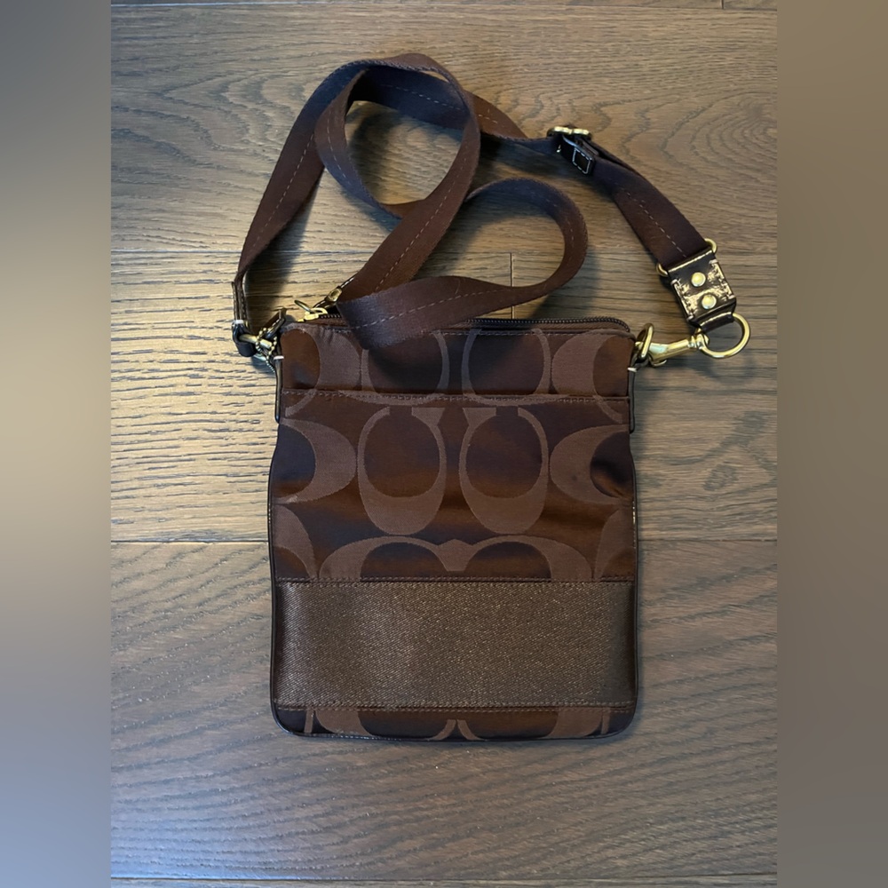 Coach NWOT Brown Signature Messenger Crossbody Bag
